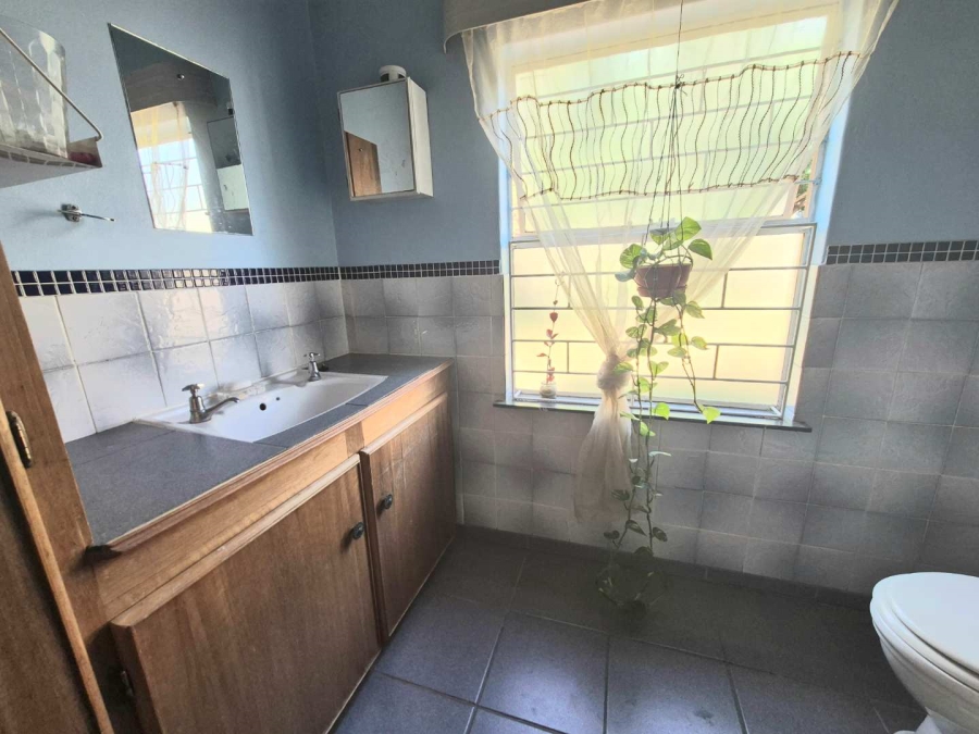 4 Bedroom Property for Sale in Langenhovenpark Free State